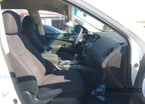 2015 Nissan Pathfinder S z USA, uszkodzony, nr VIN 5N1AR2MN0FC648582